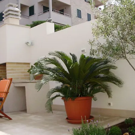 Apartment Petranic *
