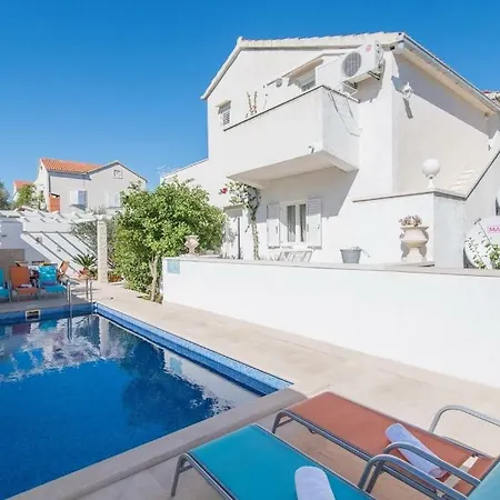 Petranic Apartment *