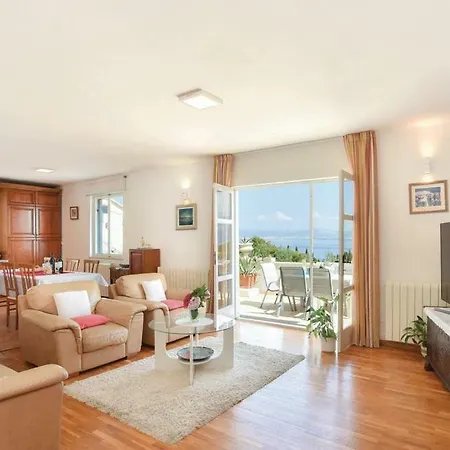 Apartment Petranic *