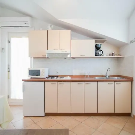 Apartment Petranic *