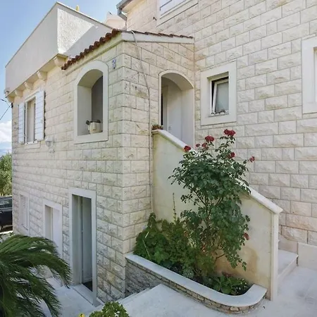 Petranic Apartment