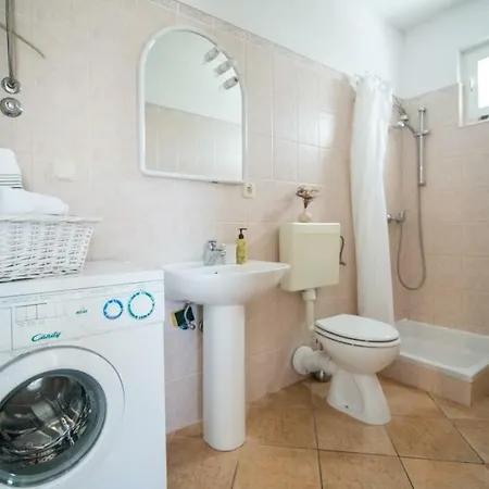 Apartment Petranic *