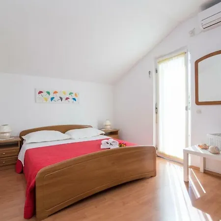 Petranic Apartment *