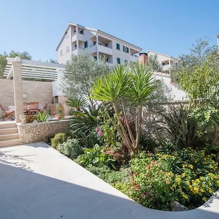 アパート Petranic