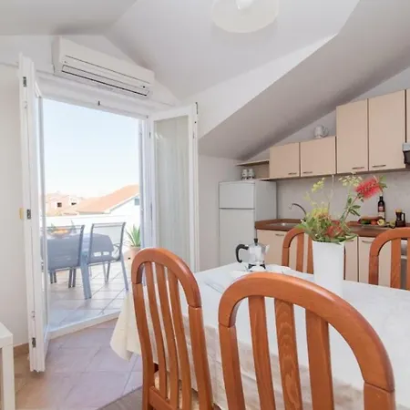 アパート Petranic スペタル